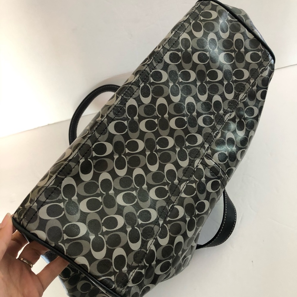 Great Outer Condition W/ Pen Marks Inside - image 4